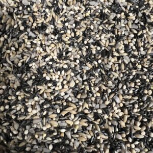 Mixed black and white sesame seeds.